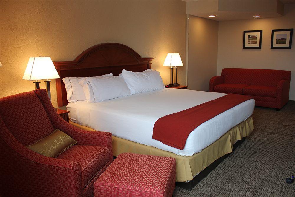 Fairfield By Marriott Inn & Suites Madison South מראה חיצוני תמונה